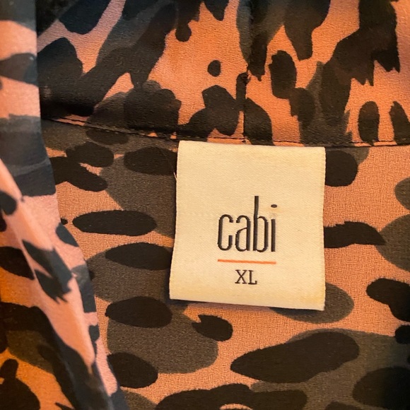 Like new Cabi tie front abstract blouse - Picture 4 of 6
